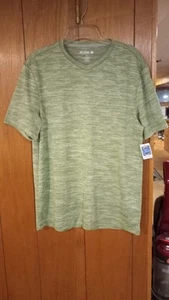 REEL LEGENDS Lightweight Fancy V-neck T-shirt! Stretchable! Size Small - Picture 1 of 2