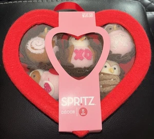 Target Spritz Valentine’s 2025 Featherly Friend Cute Box of Mini Birds - Picture 1 of 3