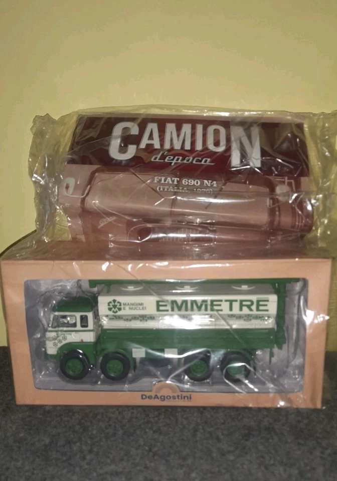 Camion 1/43 Fiat 690 M4 "Emmetre" 1970 DeA -no Iveco - Immagine 1 di 1
