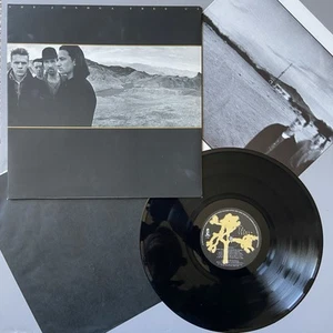 U2 - JOSHUA TREE UK 1st Press 1987 LP Black Inner And Poster EX/VG+ - Imagen 1 de 8