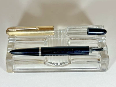 1947 Parker 51 Vacumatic Fountain Pen - India Black / Rolled Gold Cap - USA - Image 1 of 4