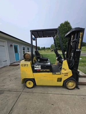 Empilhadeira 1995 Hyster 60XL-2 **Estado usado** **Corredor** Máquina de 6000 lb - Imagem 1 de 4