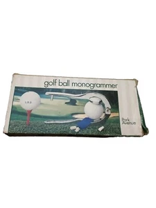 Personalizador de pelotas de golf monograma pelotas de golf cromadas prensa Park Avenue - Imagen 1 de 2