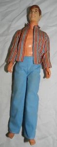 Muñeca Ken vintage de acción en vivo 1968 derechos de autor con algunas prendas - Imagen 1 de 5