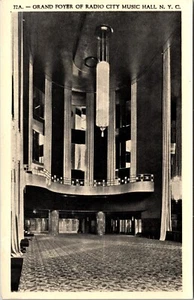 Gran vestíbulo de Radio City Music Hall NUEVA YORK CIUDAD POSTAL D10 - Imagen 1 de 2