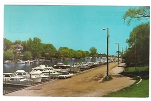 VTG Postcard - Simmons Beach Marina - Kenosha, Wisconsin - Picture 1 of 2