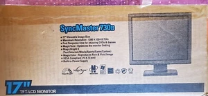 SAMSUNG LCD Monitor - Picture 1 of 3
