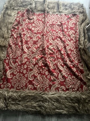 Manta reversible Tasha Polizzi roja/beige de piel sintética RARA Foto 1 de 4