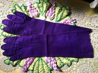 Vestido de gamuza púrpura uva vibrante Grand Prix vintage 1900’s 1905 GUANTES FRANCIA Foto 1 de 4