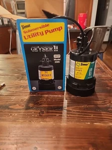 New Simer 2305 Geyser II 1/4 HP Submersible Utility Pump - Black - Picture 1 of 11