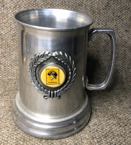 VINTAGE MLB PITTSBURGH PIRATES METAL TANKARD MUG PLASTIC BOTTOM HONG KONG Cover