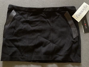 NEW Saks Fifth Avenue Skirt Womens S Small Black Payne Fashinon Fix NWT - Picture 1 of 4