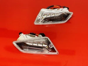 VESPA GTS GTV 250 300 TRIOM FRONT LEFT AND RIGHT LED INDICATOR UNITS WITH BULBS - Picture 1 of 8