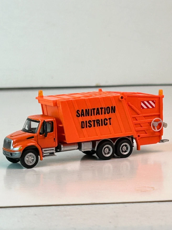 Boley 1:87 Scale International Sanitation/Garbage Truck, Orange - Image 1 of 4