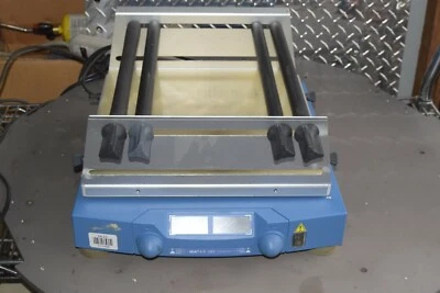 Mezclador agitador de velocidad variable orbital control digital IKA KS 260 #211438-AI6 Foto 1 de 4