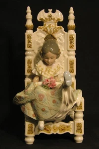 LLADRO MÄDCHEN SITZEND AUF STUHL - FRECHES MÄDCHEN - SELTEN - EINZELHANDEL 995 $ - Bild 1 von 4