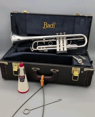Trompeta Bach Stradivarius Modelo 37 721159 con Estuche y Piezas Foto 1 de 4