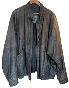 STAIN- Men’s XL Kenneth Roberts Menswear Leather Bomber Jacket Coat Boston Store - Picture 1 of 19