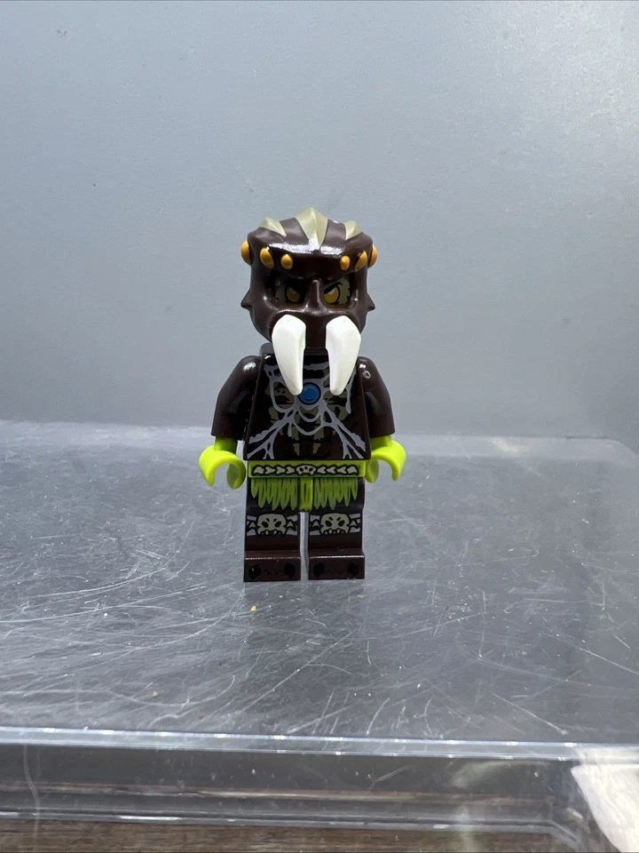 Lego Legends Of Chima Sparacon Minifigure 70131 - Image 1 of 4