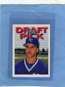 1995 Topps Traded and Rookies #12T Juan LeBron Error Carlos Beltran Pictured - Picture 1 of 2