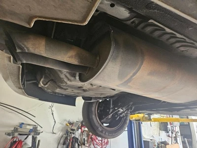 2000-2001 ACURA RL 3.5L MUFFLER ORIGINAL PART USED Foto 1 de 3