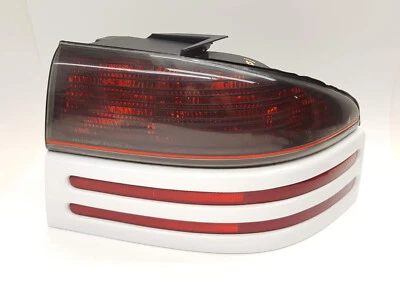 Luz trasera de freno para Dodge Intrepid 1993-1997 OEM lado del pasajero Foto 1 de 4