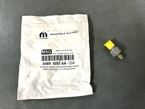Conector de manguera de enfriador de aceite Mopar OEM NOS 4800267AA 2009-2020 Dodge Journey - Imagen 1 de 2
