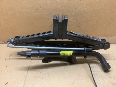 Комплект аварийного запасного домкрата для шины и зажимного гаечного ключа для Volvo XC70 2008-2016 годов выпуска от оригинального производителя - Изображение 1 из 3