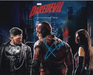 CHARLIE COX and JON BERNTHAL signed DAREDEVIL w/ ELODIE YUNG 8x10 photo - Picture 1 of 1