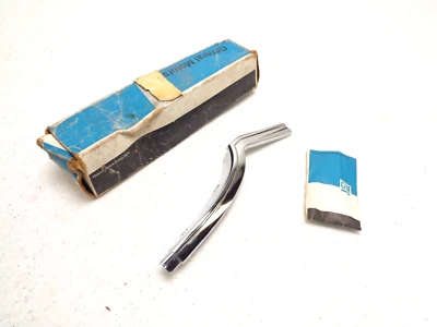 1975 1976 1977 75 76 77 OLDSMOBILE 88 98 NOS LH LEFT FRONT FENDER CHROME TRIM GM - Image 1 of 4