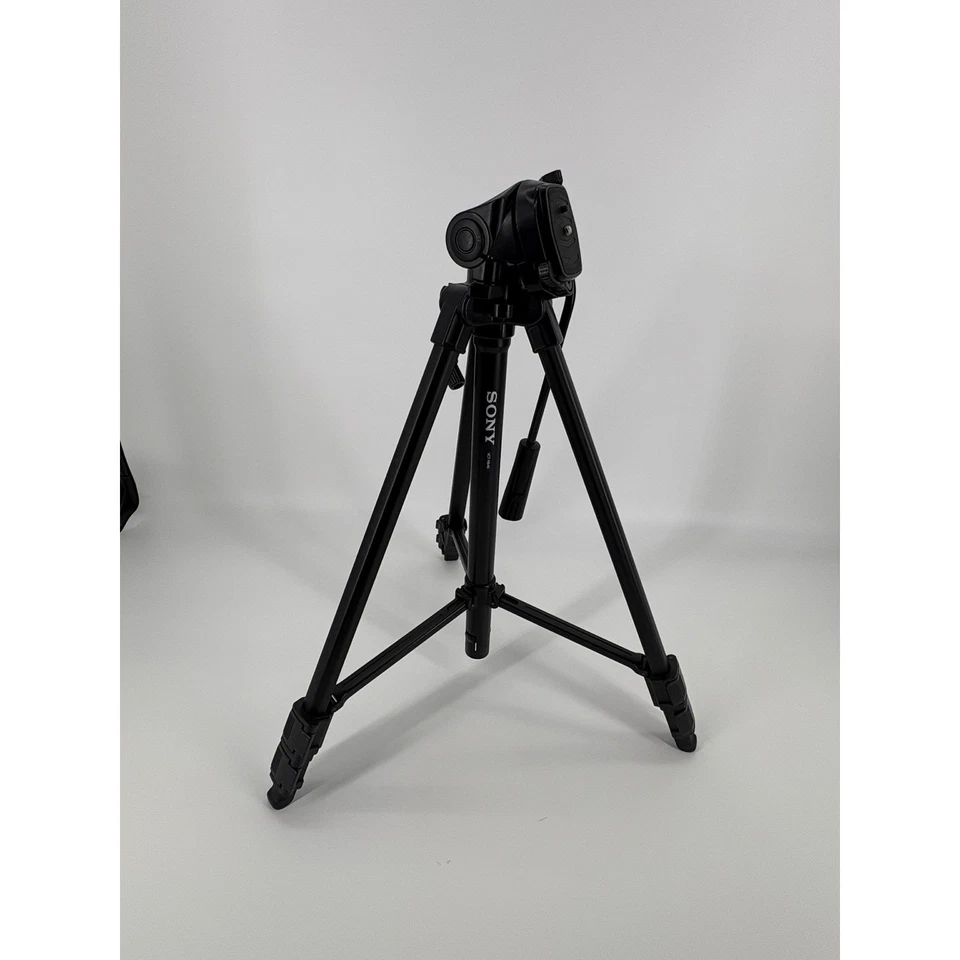 Sony VCT-R640 Compact Lightweight Aluminum Tripod for Cameras & Camcorders - Image 1 of 4