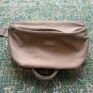 Bolso de Viaje Bandolera The Foldie Cintura Riñonera Bronceado RFID SEGURO NUEVO CON ETIQUETAS - Imagen 1 de 5
