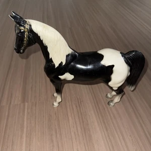 Caballo Modelo Tradicional Breyer CABALLO OCCIDENTAL Negro Brillante Pinto #55 Sin Sillín - Imagen 1 de 4