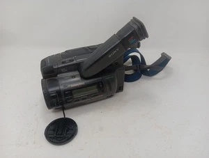 Sony Handycam CCD-TR700 Hi8 Camcorder (For Parts or Repair) - Picture 1 of 7