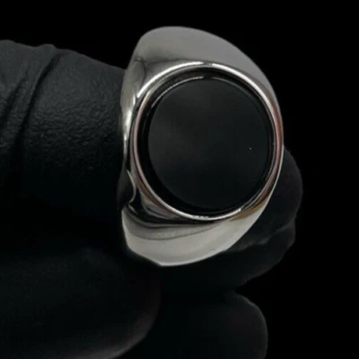 Anello Pietra nera tonda liscia onice color argento acciaio inossidabile mis. 24 - Immagine 1 di 4