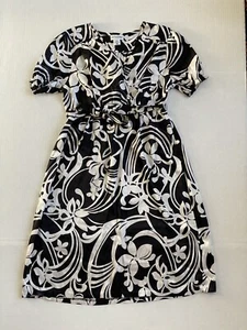 ***EUC*** Motherhood Maternity Black/White Floral Dress Maternity Womens Size M - Picture 1 of 3
