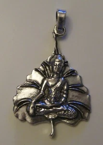 Lord Buddha Bohdi Leaf Silver Coloured Buddhist Pendant 26mm x 37mm (SP4) - Picture 1 of 4
