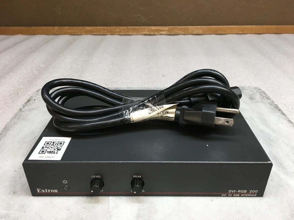 Interfaz Extron DVI-RGB 200 DVI a RGB con cable de alimentación incluido Foto 1 de 4