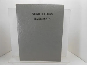 U.S. Navy Verhandlungshandbuch Regierungsvertrag + Verhandlungsbuch - Bild 1 von 4