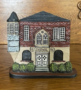 VTG Brandywine Woodcraft SKIPPACK SCHOOL Shelf Sitter 4.25” Collectible - Picture 1 of 7