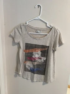 Abercrombie & Fitch Women's Graphic T Shirt Size Small - Picture 1 of 3