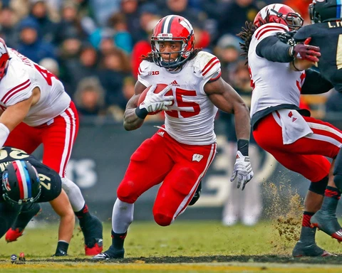 Melvin Gordon Wisconsin Badgers Unsigned Running 16" x 20" Photo - Fanatics Cover