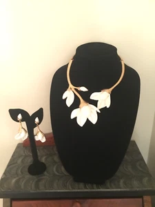 Oscar de la Renta Magnolia Earrings & Necklace - Picture 1 of 5
