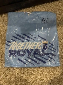 Kansas City Royals Lightweight Hooded Sweatshirt Hoodie, SGA 10/2/2021 XL, New - Picture 1 of 2