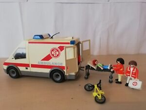 Playmobil  ambulance 4221  hôpital 