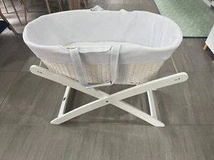 Bebe Care Moses basket with stand included, in cream/white - Picture 1 of 3