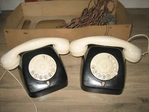 Ancien Jouet Téléphone Communicant Vintage - Photo 1/14