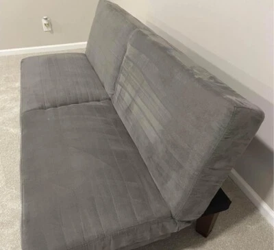 "Futón gris - 68"" x 38"" cuando se pliega plano" Foto 1 de 3
