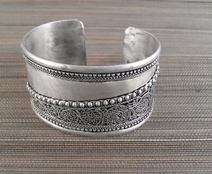 Breiter Armreif ~ filigran Silber ~ Nepal (468) - Bild 1 von 3
