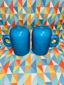 RANGETOP SALT PEPPER SHAKERS PEACOCK blue RANGE TOP FIESTA new Fiestaware - Picture 1 of 5